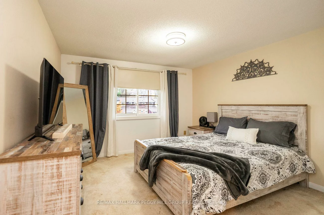 29, Chaucer, Letitia Heights, Barrie