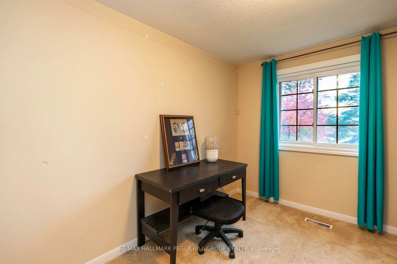 29, Chaucer, Letitia Heights, Barrie