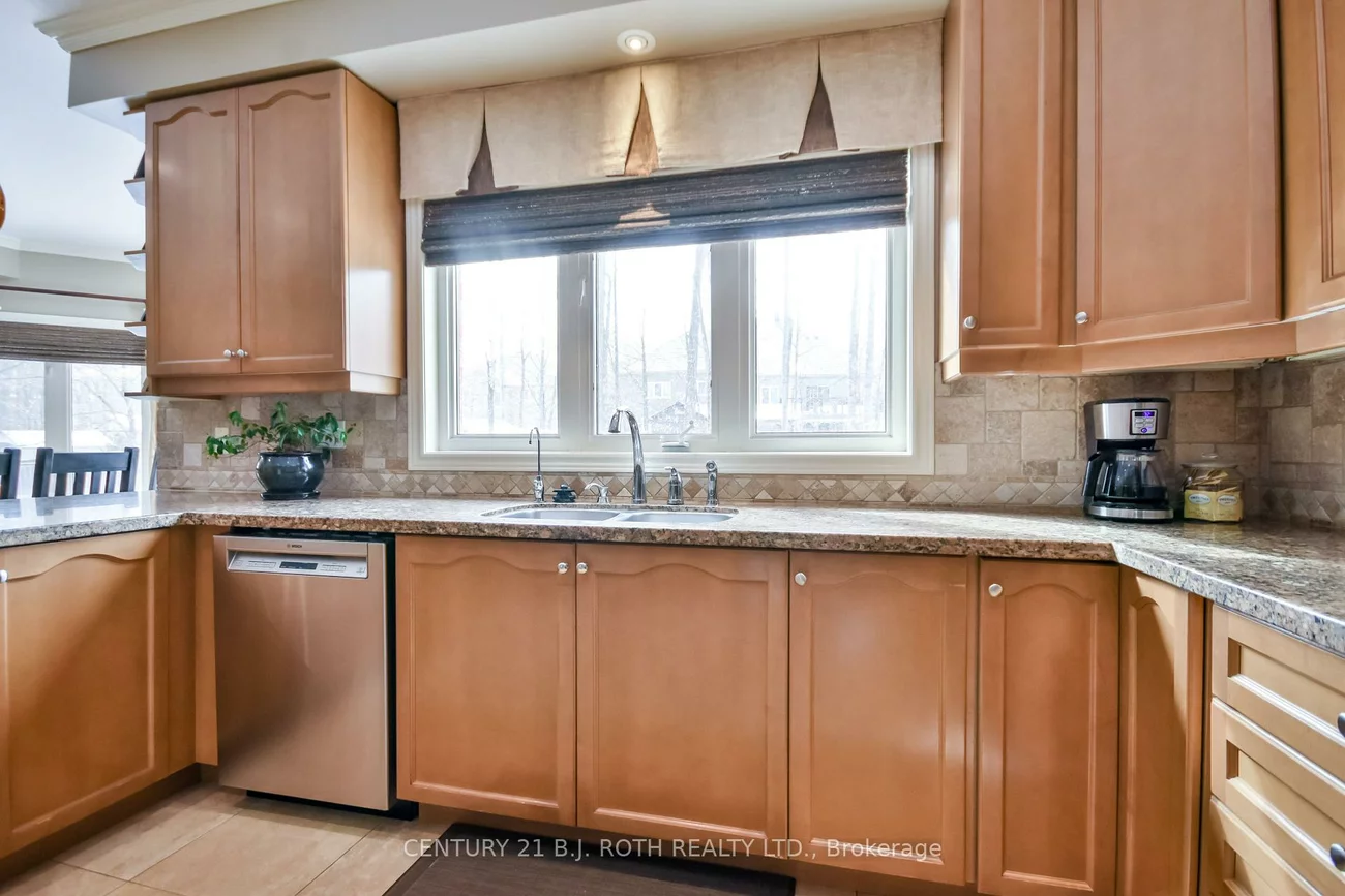 38, Camelot, Innis-Shore, Barrie