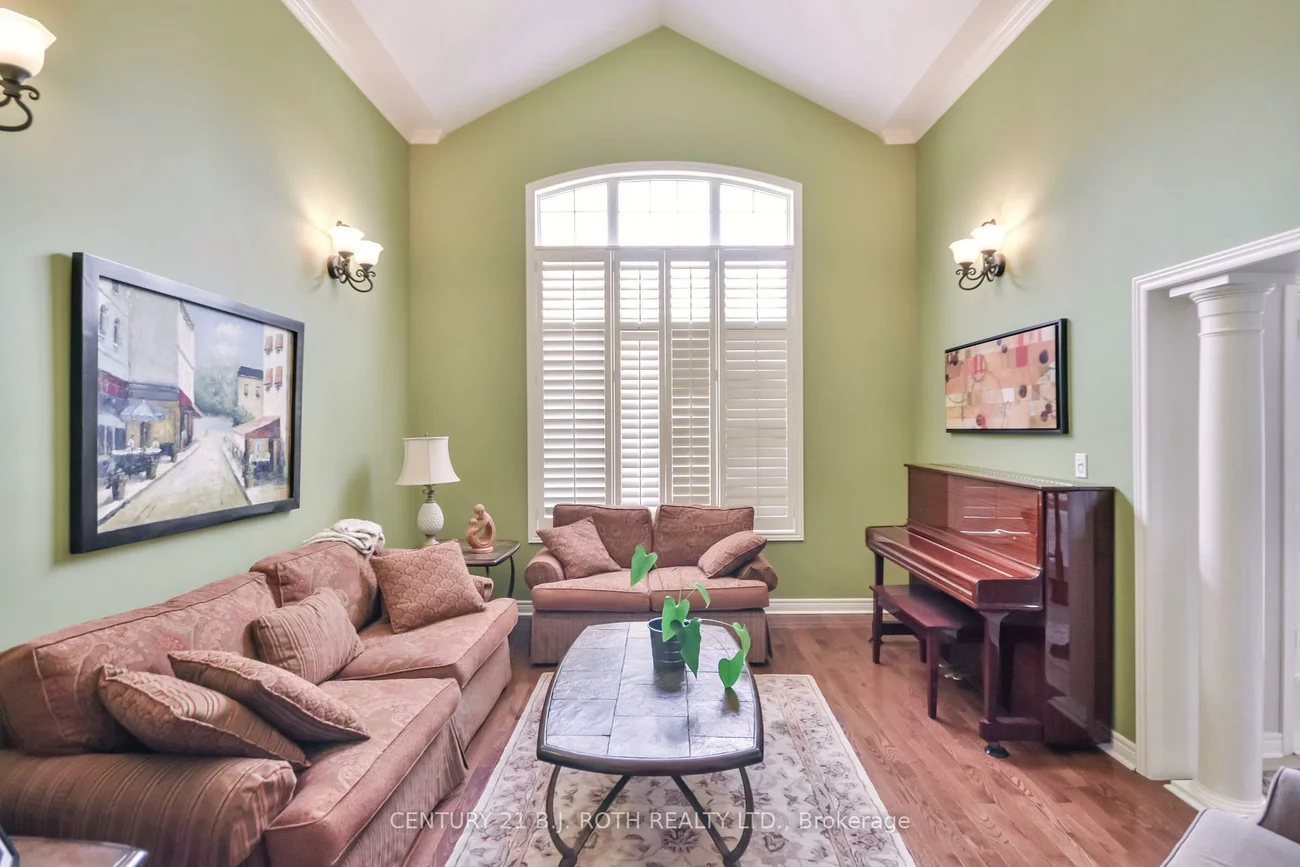 38, Camelot, Innis-Shore, Barrie