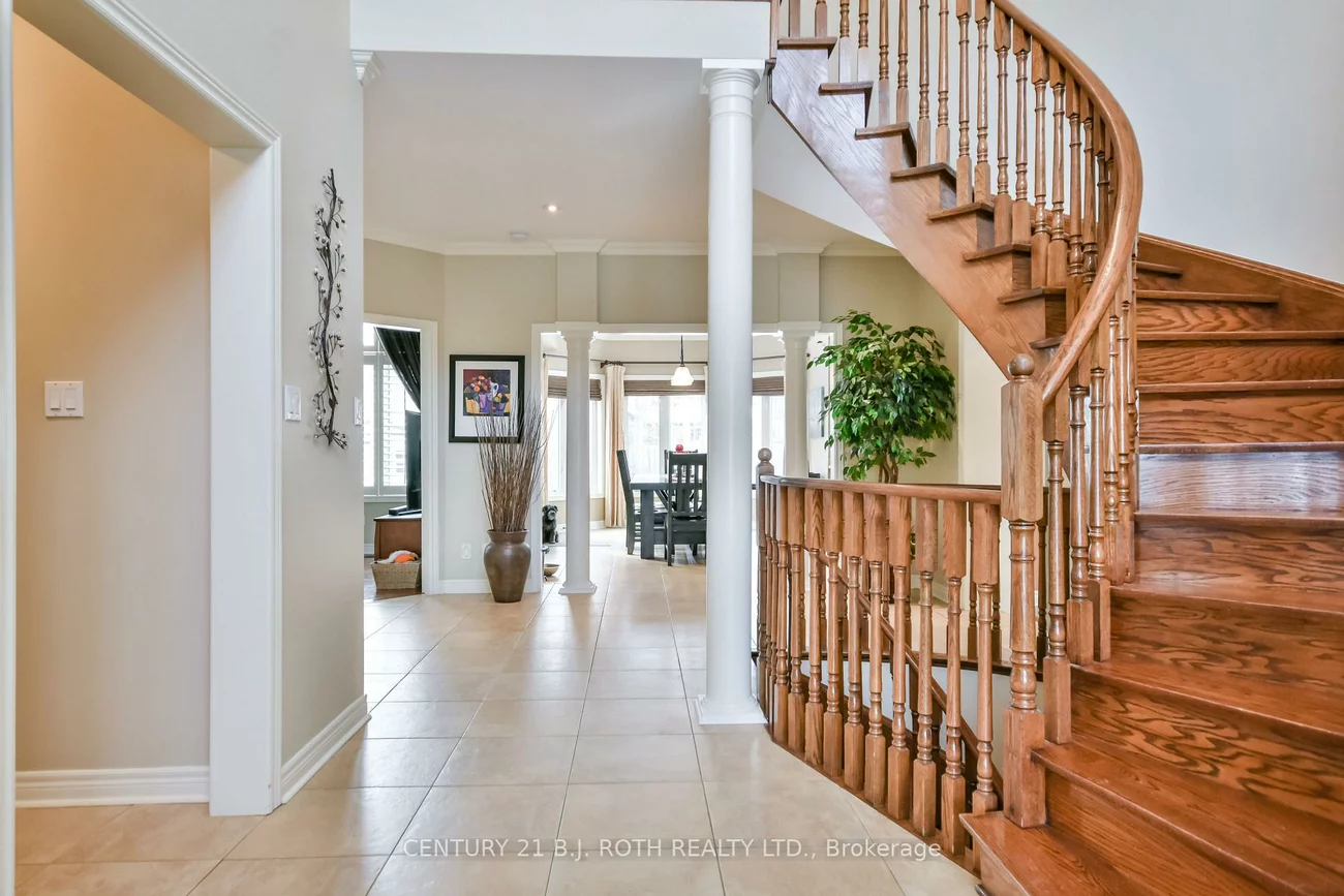 38, Camelot, Innis-Shore, Barrie