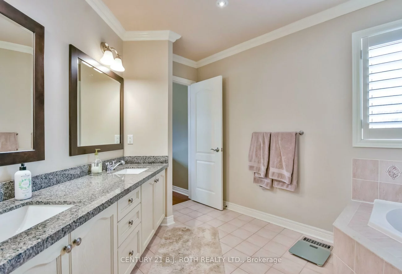 38, Camelot, Innis-Shore, Barrie