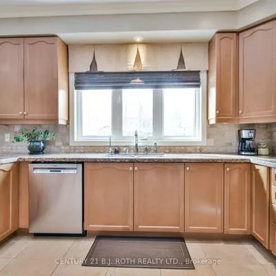 38, Camelot, Innis-Shore, Barrie