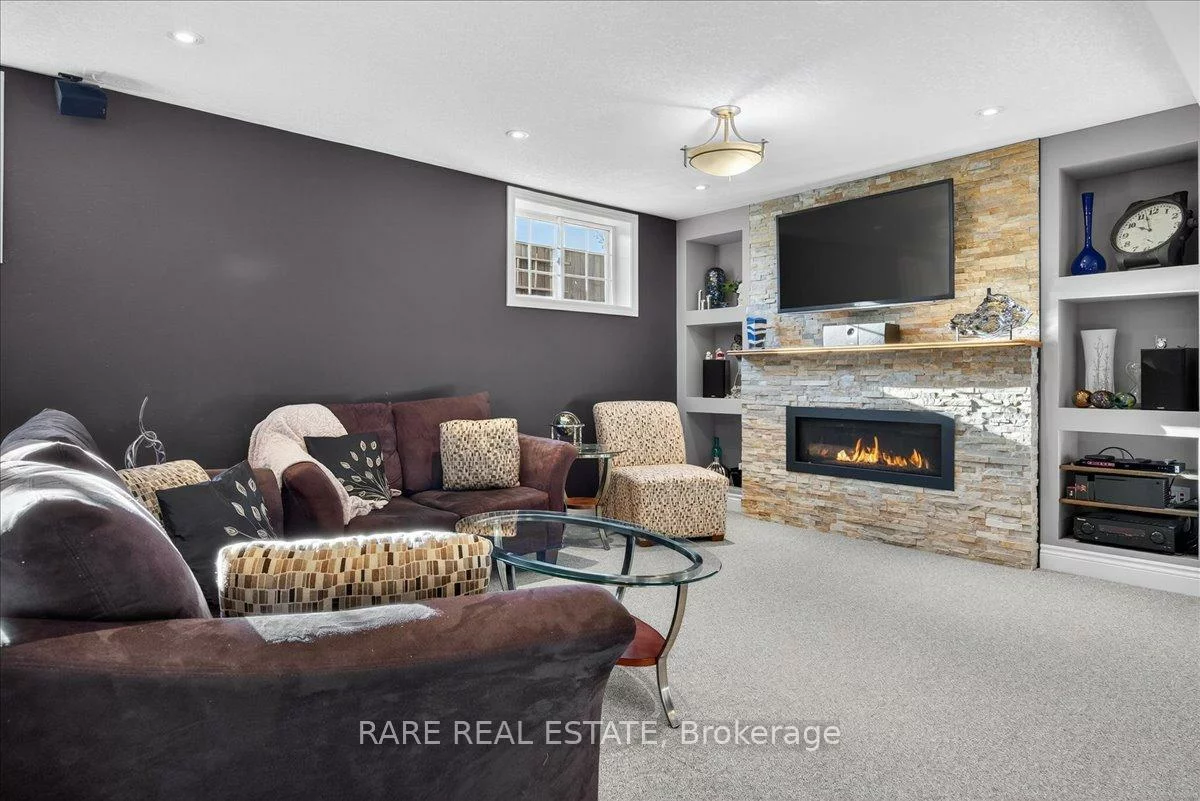 2, Mailey, Edgehill Drive, Barrie