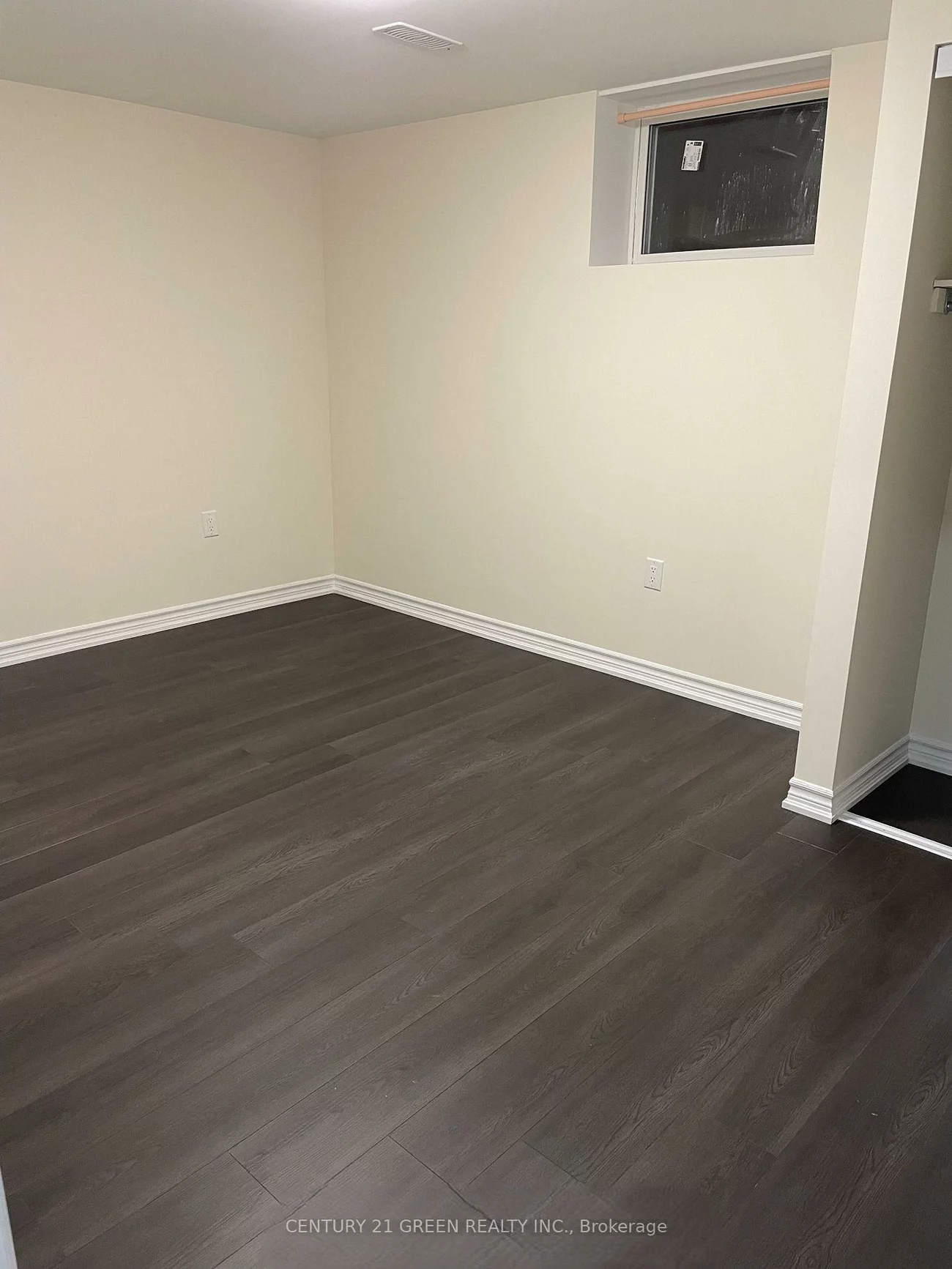 141, Columbia, Holly, Barrie