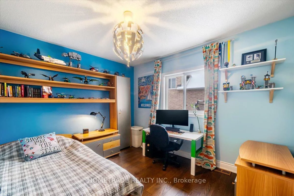 52, Bloxham, Bayshore, Barrie