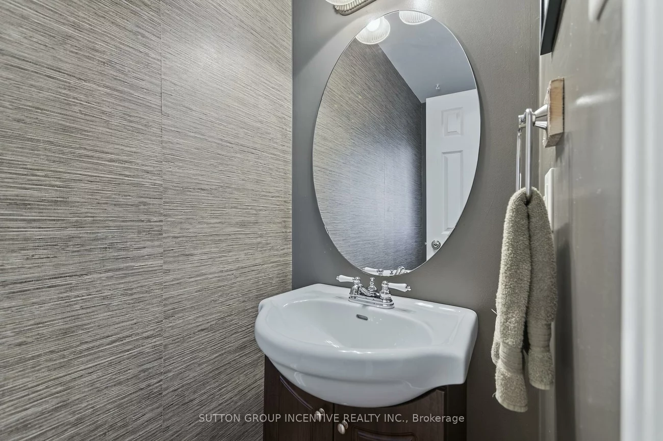 56, Weymouth, Georgian Drive, Barrie