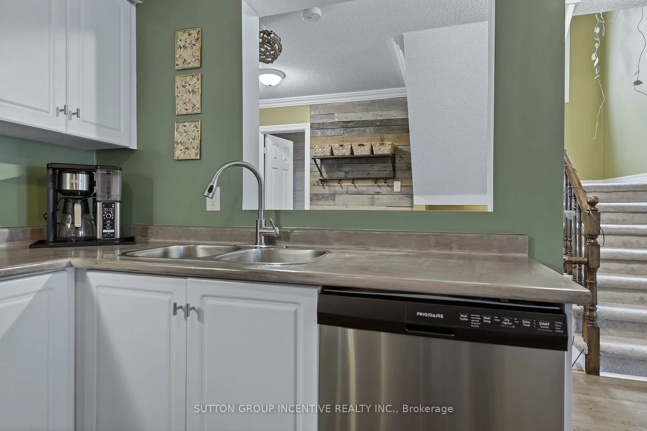 56, Weymouth, Georgian Drive, Barrie