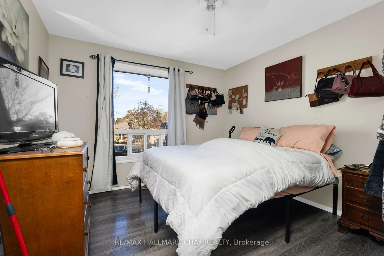 46, Carol, Allandale Heights, Barrie