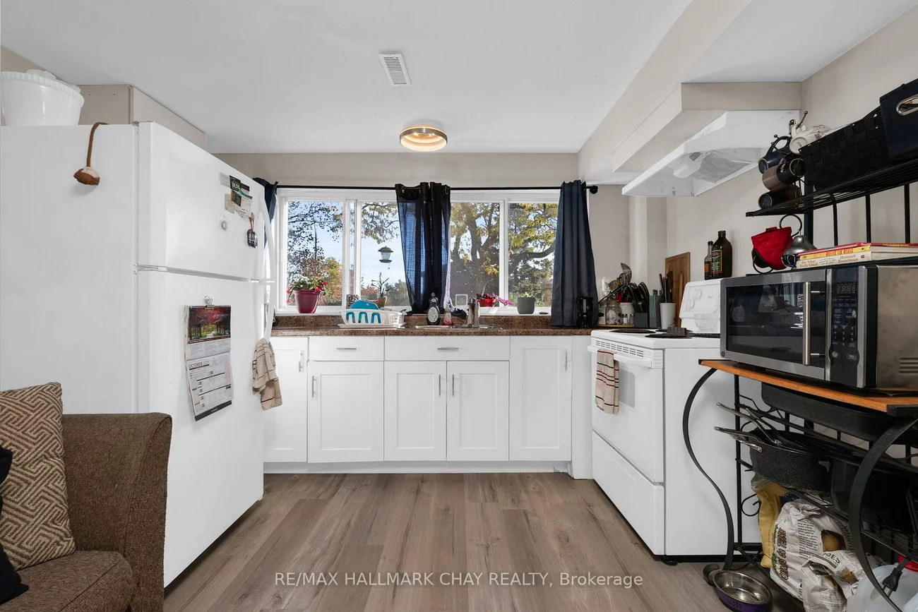 46, Carol, Allandale Heights, Barrie