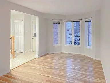 29, Drake, Painswick South, Barrie