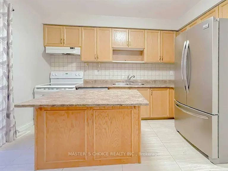 29, Drake, Painswick South, Barrie