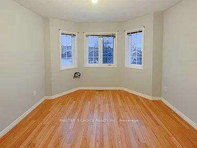 29, Drake, Painswick South, Barrie