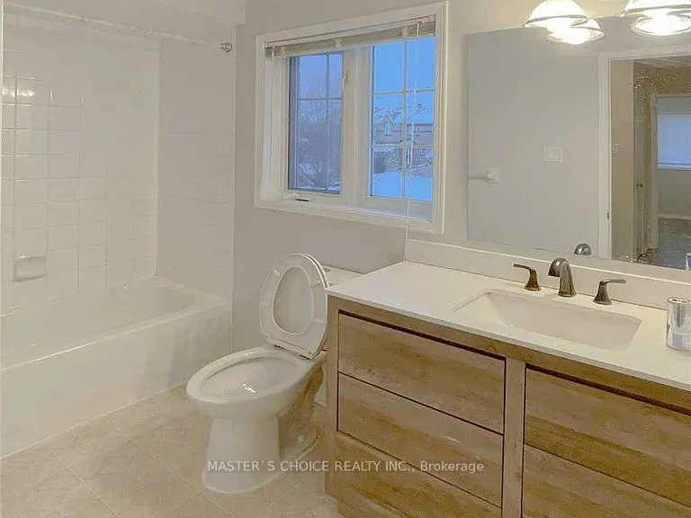 29, Drake, Painswick South, Barrie