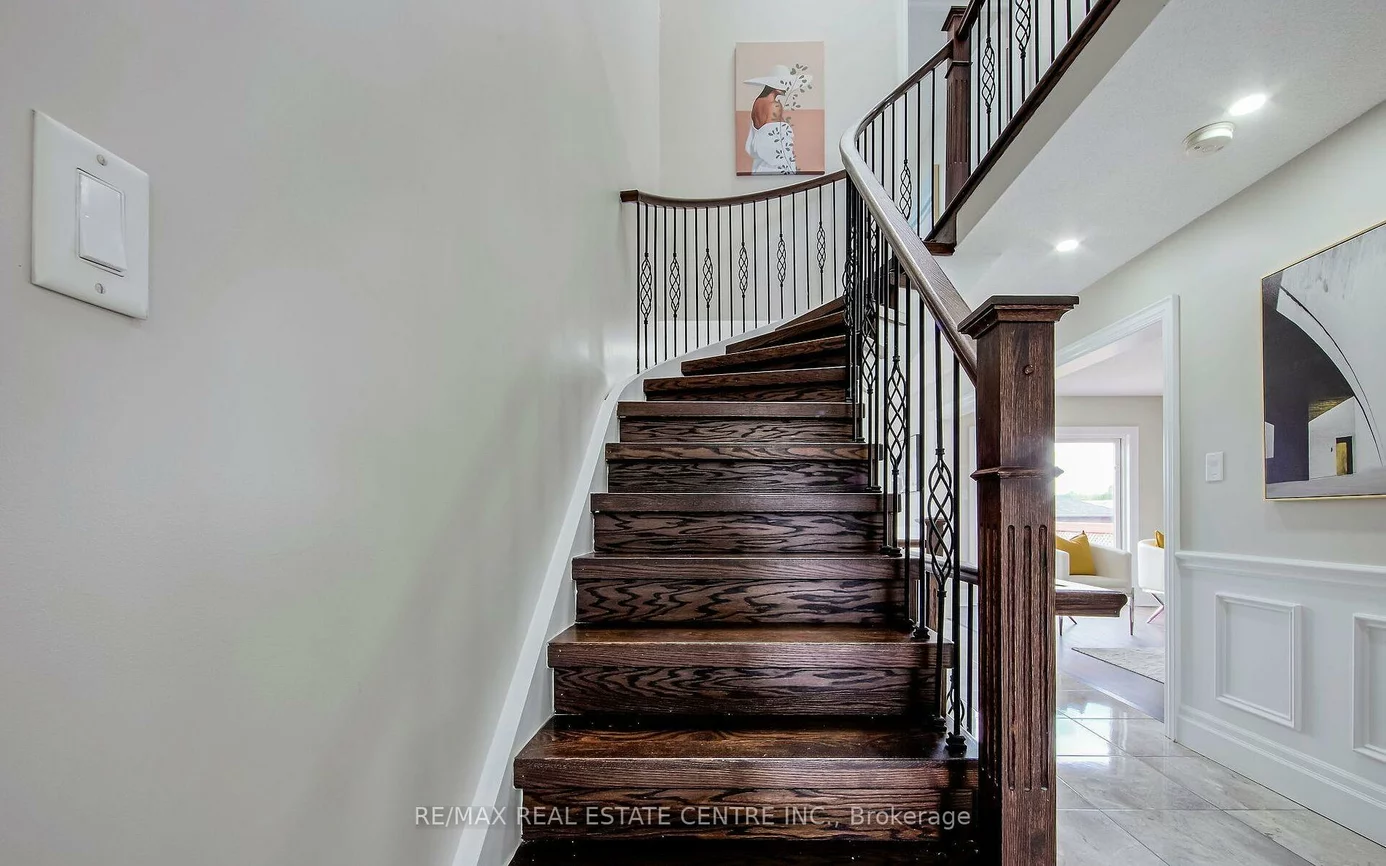 11, Priscilla's, Painswick South, Barrie