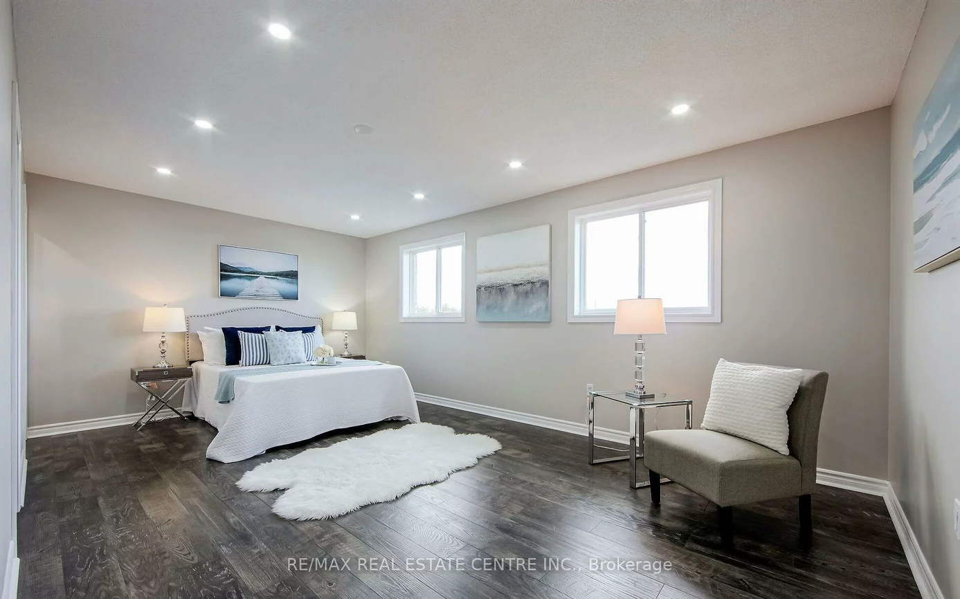 11, Priscilla's, Painswick South, Barrie