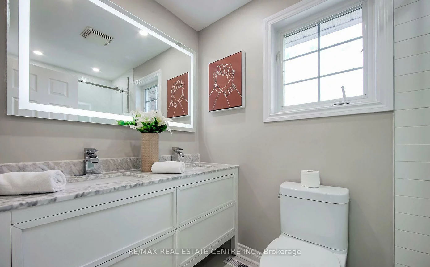 11, Priscilla's, Painswick South, Barrie