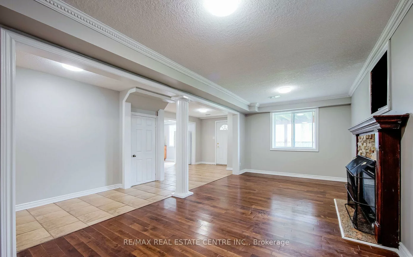 11, Priscilla's, Painswick South, Barrie