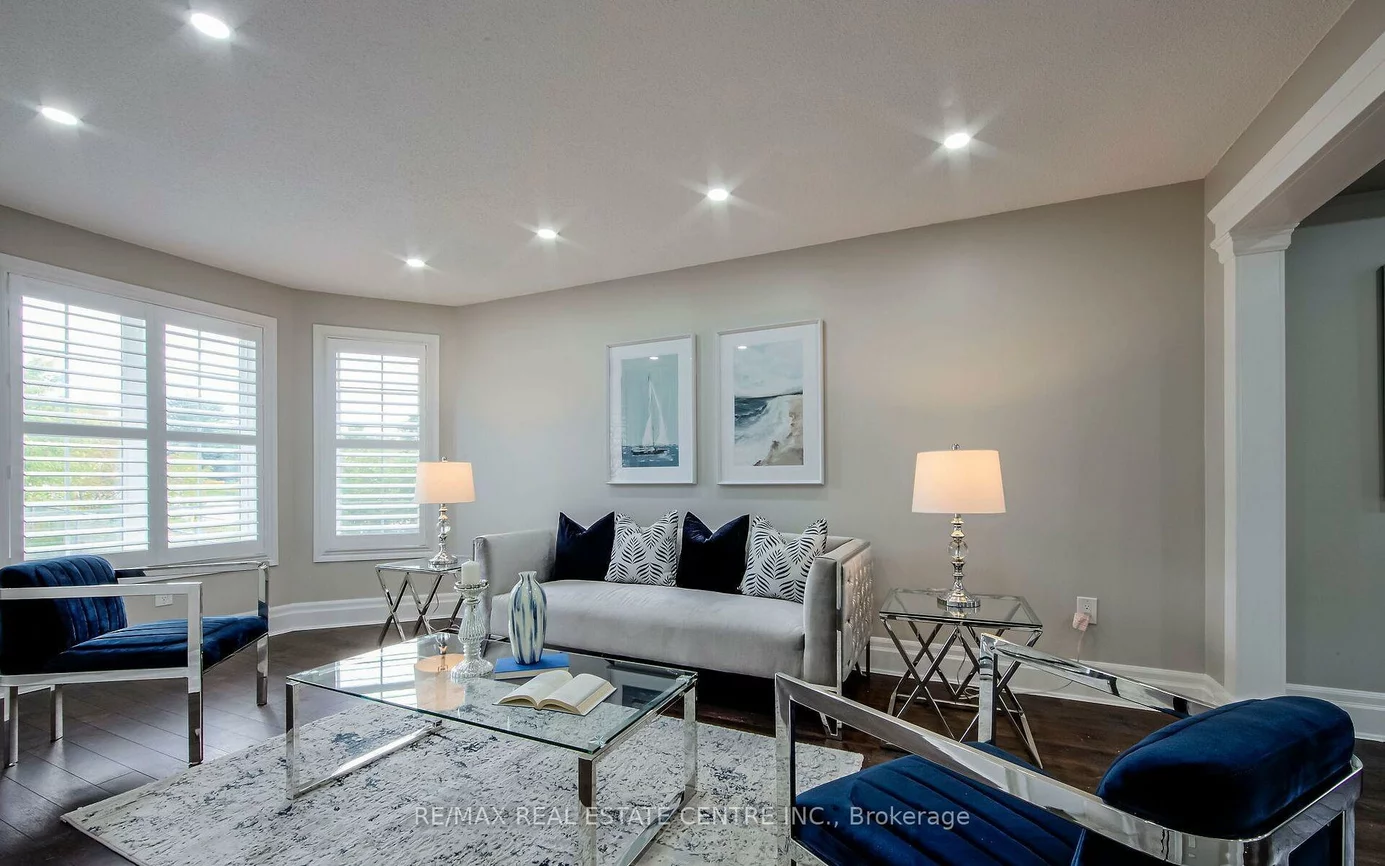 11, Priscilla's, Painswick South, Barrie