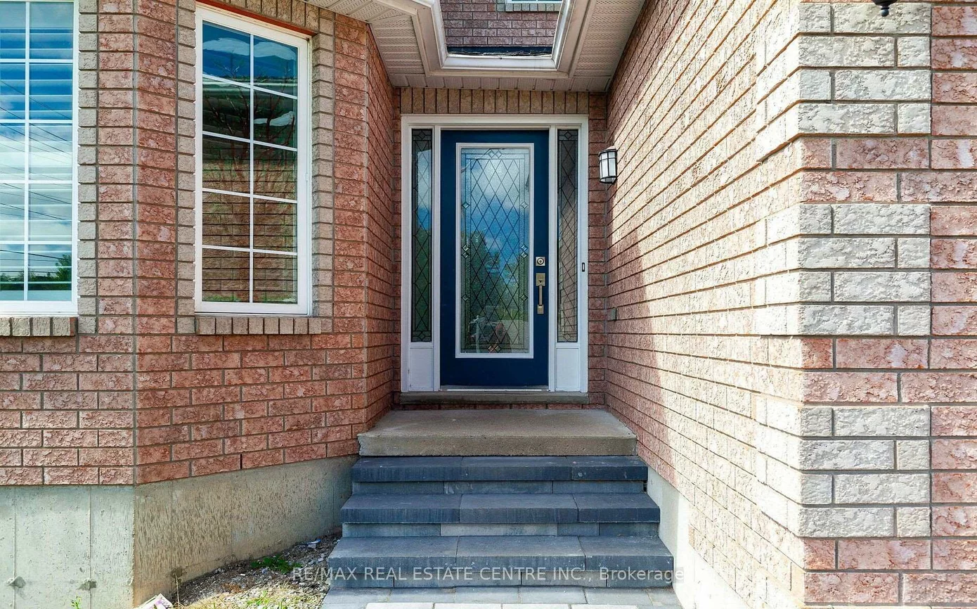 11, Priscilla's, Painswick South, Barrie