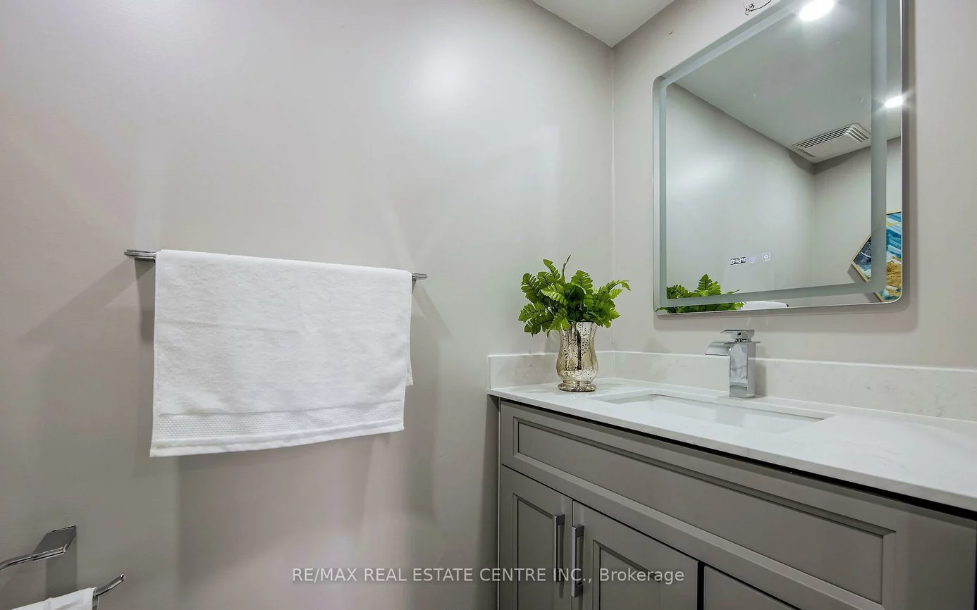 11, Priscilla's, Painswick South, Barrie