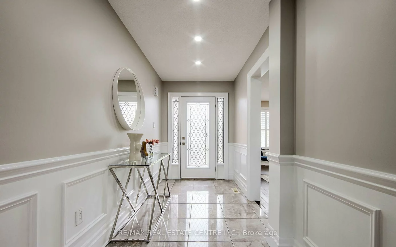 11, Priscilla's, Painswick South, Barrie