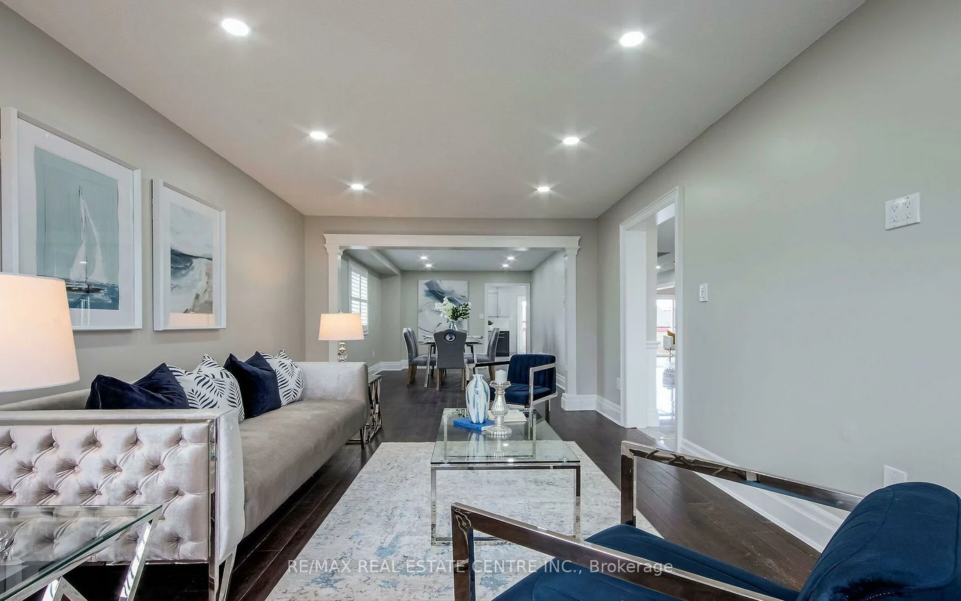 11, Priscilla's, Painswick South, Barrie