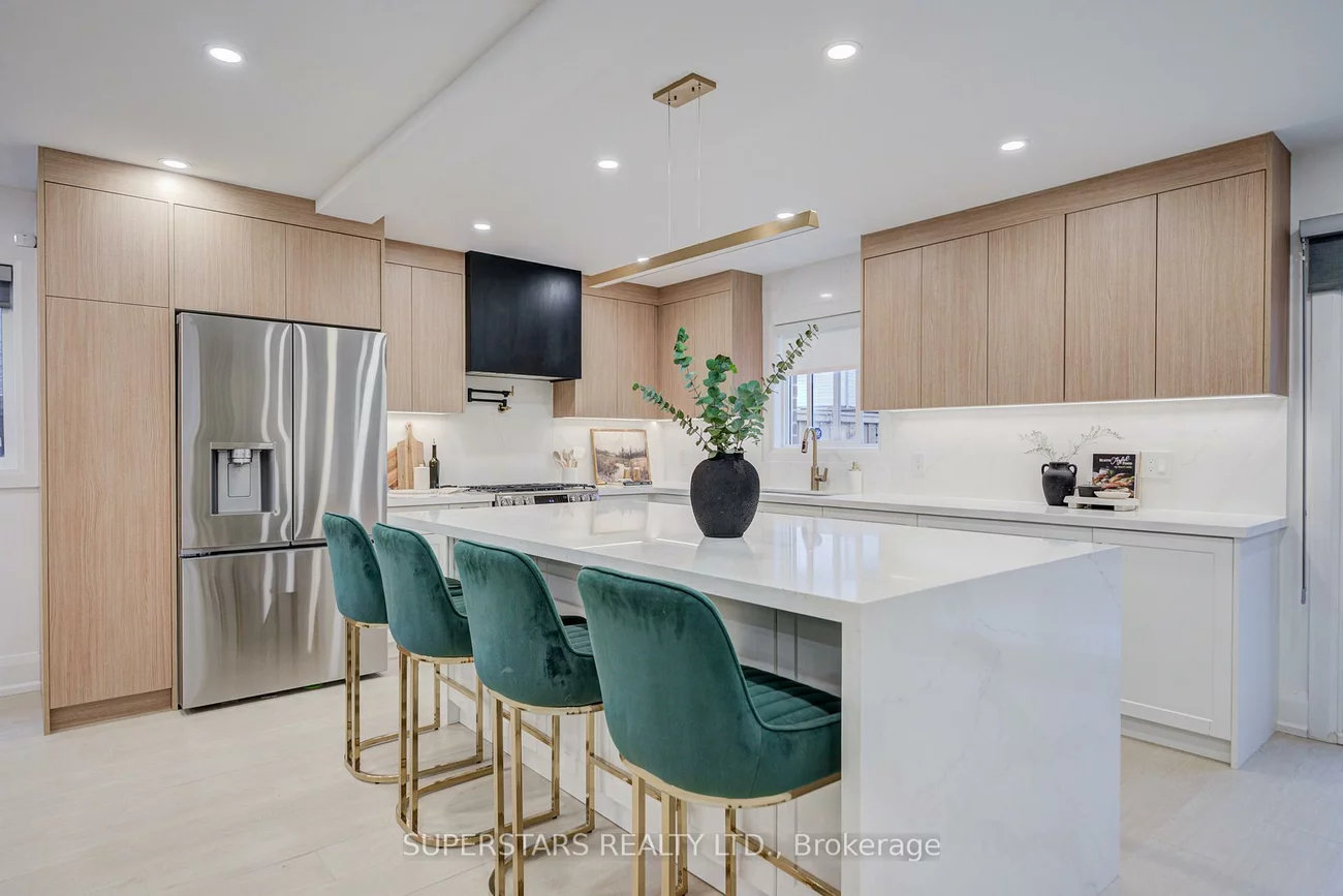 163, Brucker, Holly, Barrie