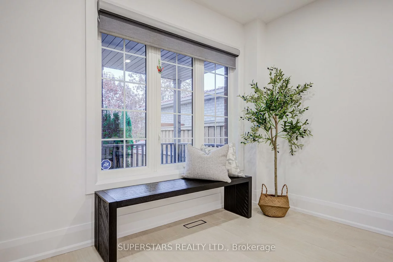 163, Brucker, Holly, Barrie