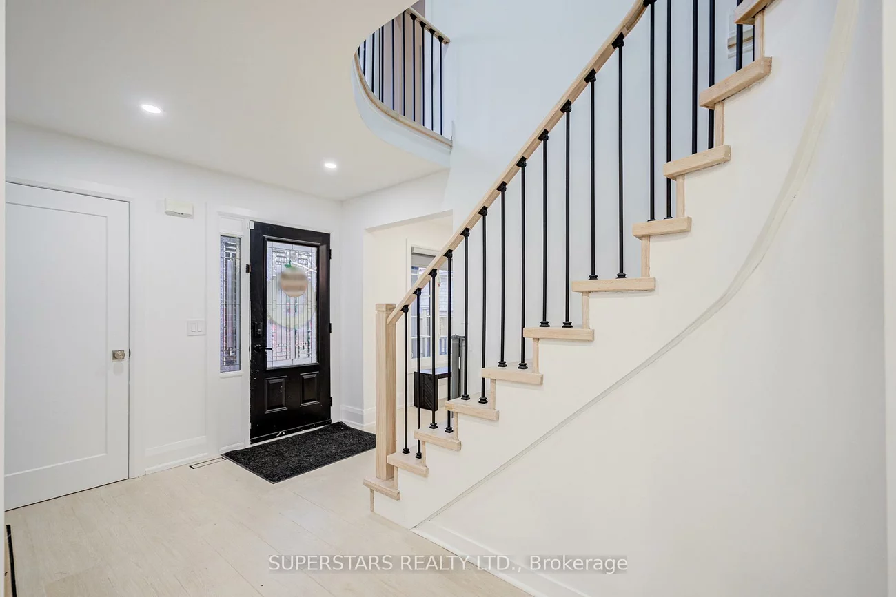 163, Brucker, Holly, Barrie