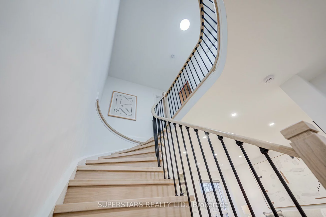 163, Brucker, Holly, Barrie