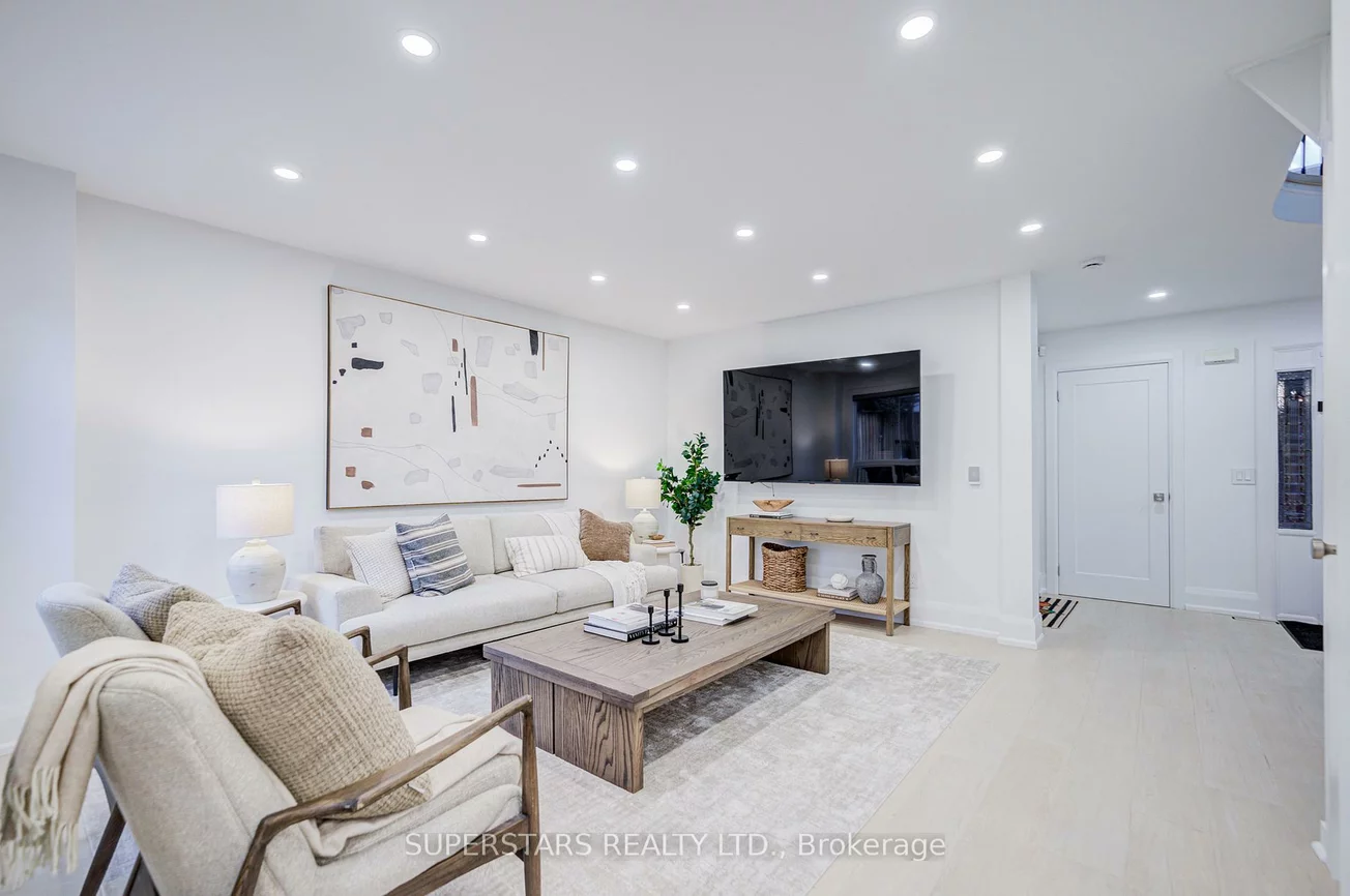 163, Brucker, Holly, Barrie