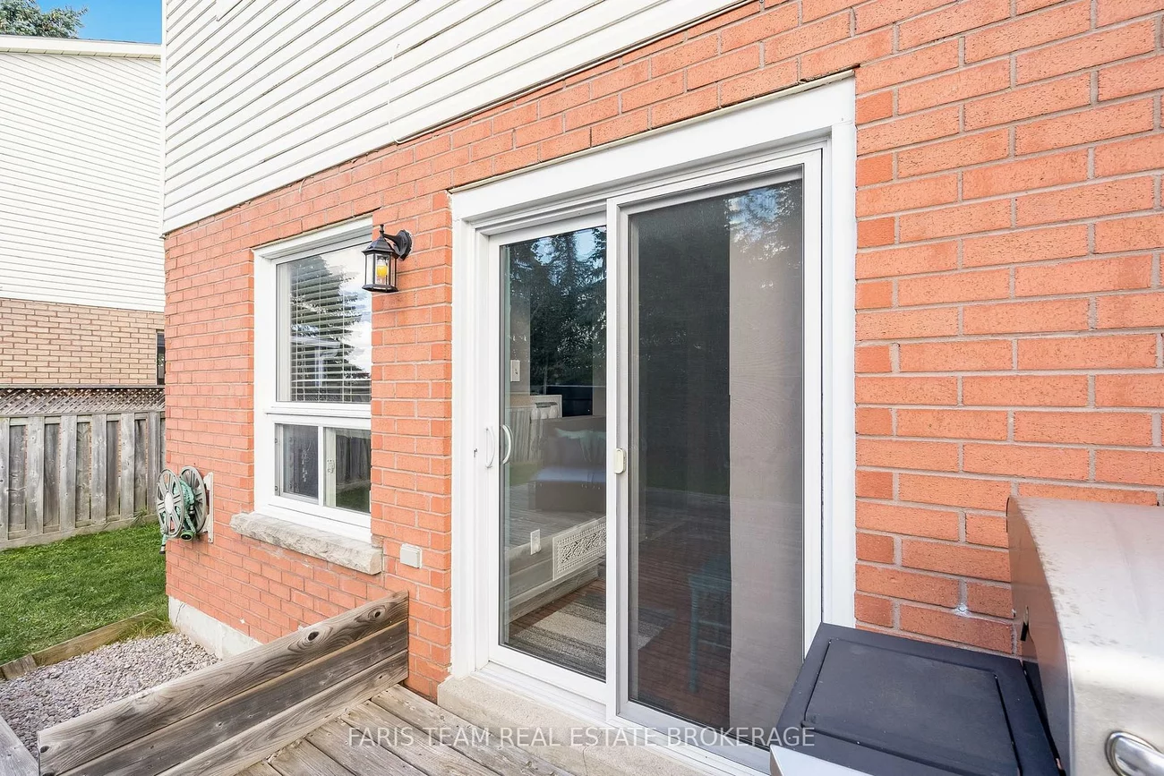 230, Kozlov, West Bayfield, Barrie