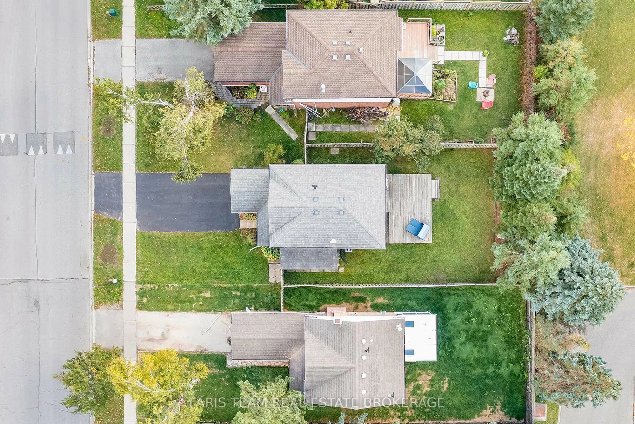 230, Kozlov, West Bayfield, Barrie