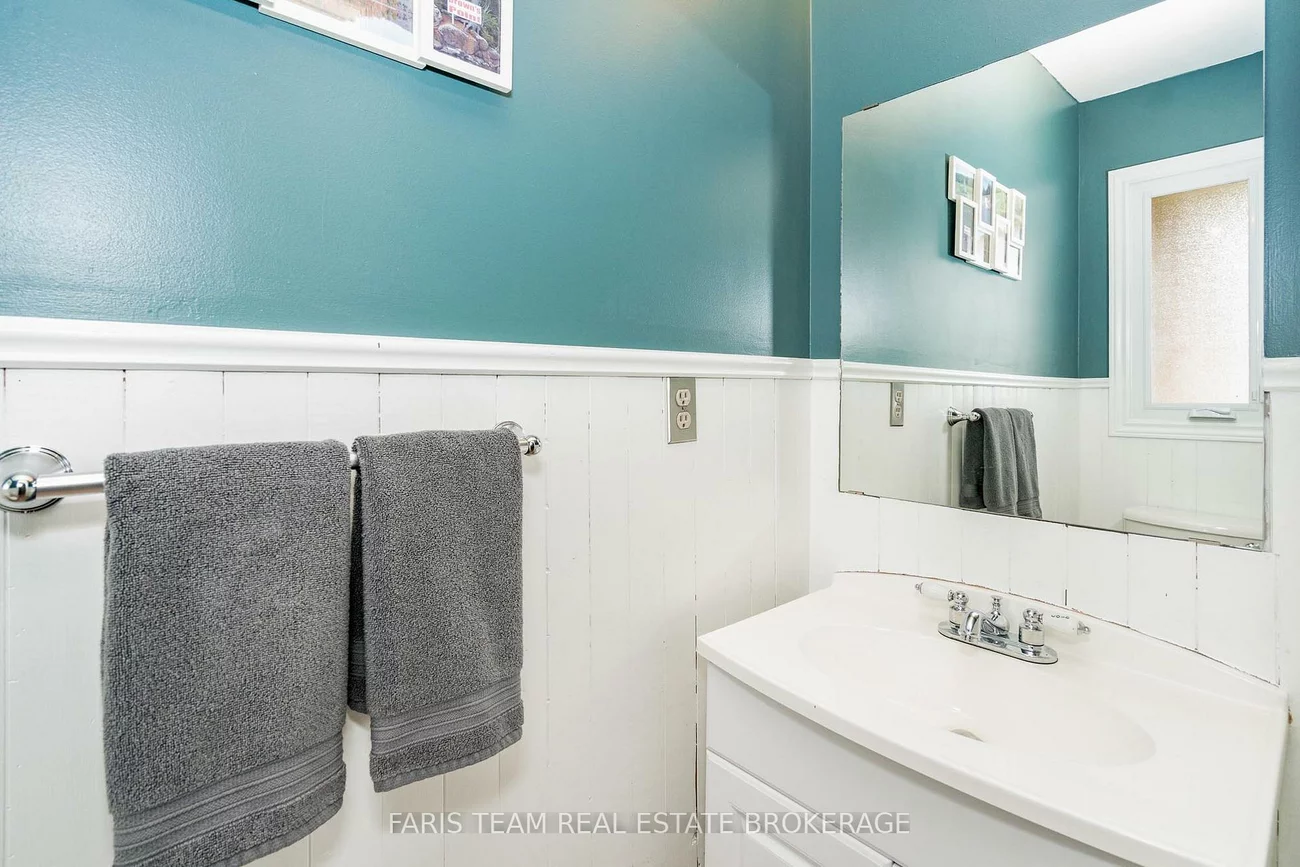 230, Kozlov, West Bayfield, Barrie