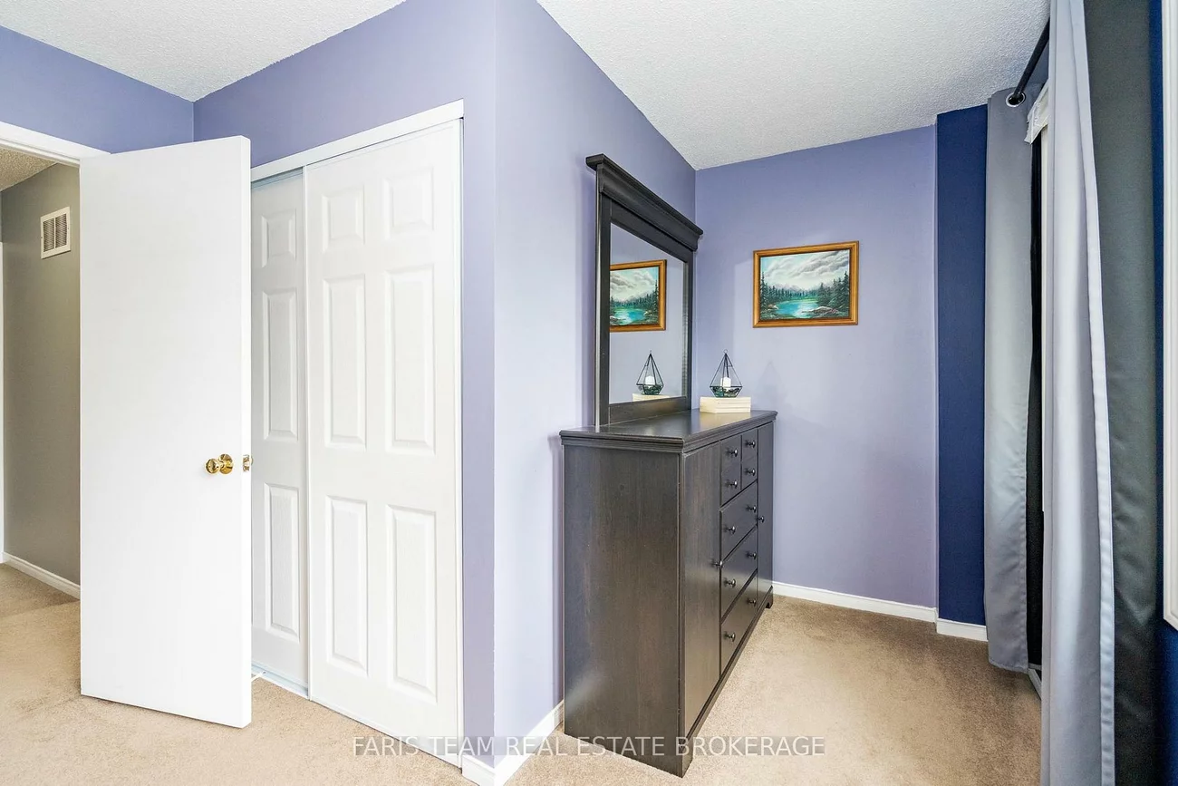 230, Kozlov, West Bayfield, Barrie