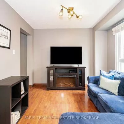 230, Kozlov, West Bayfield, Barrie