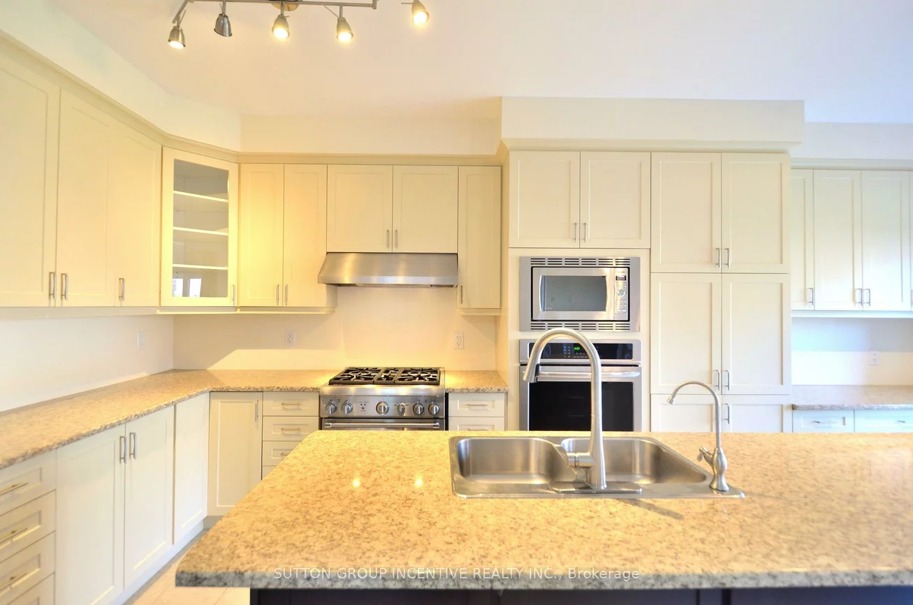 15, FORSYTH, West Bayfield, Barrie