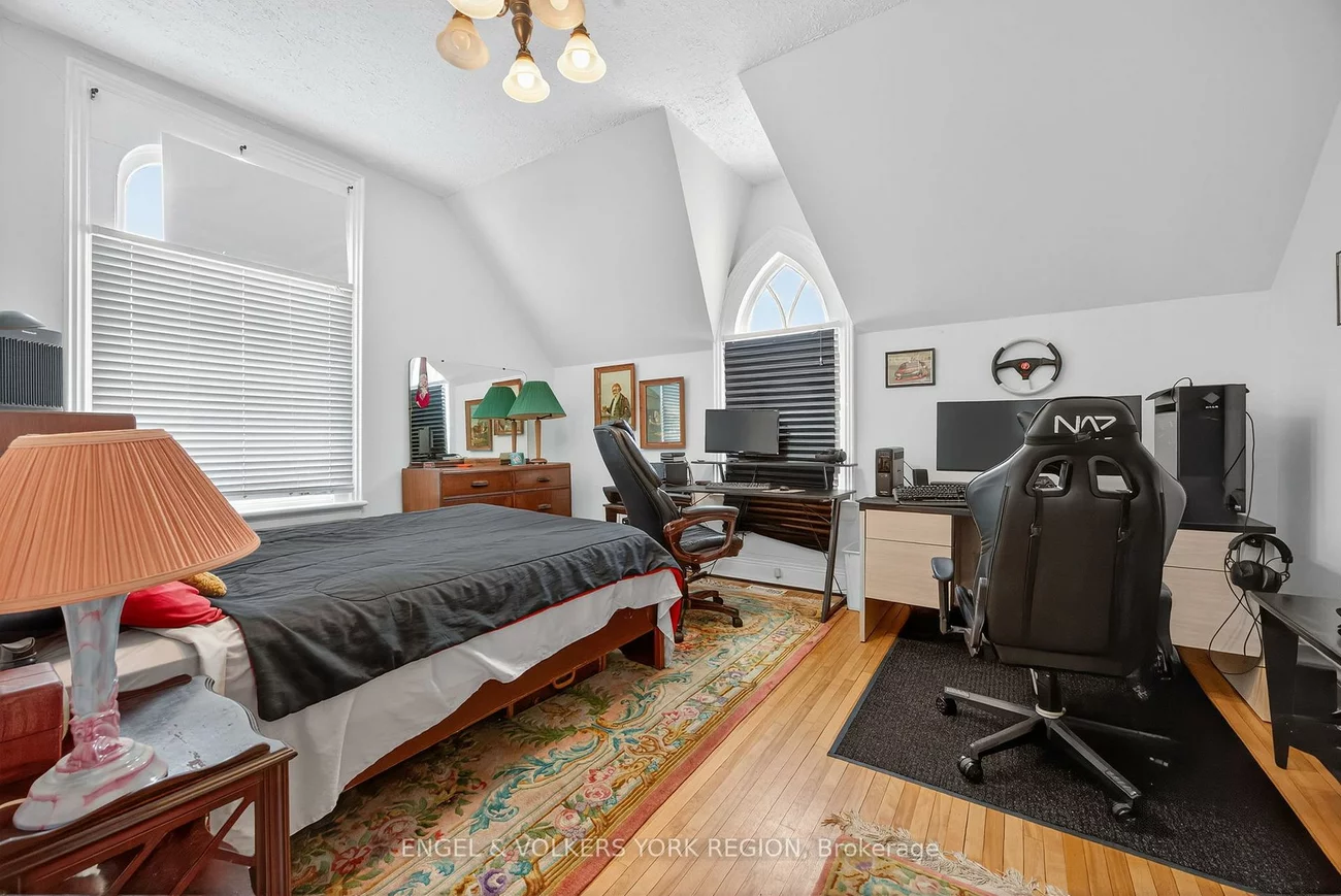 64, High, Queen's Park, Barrie