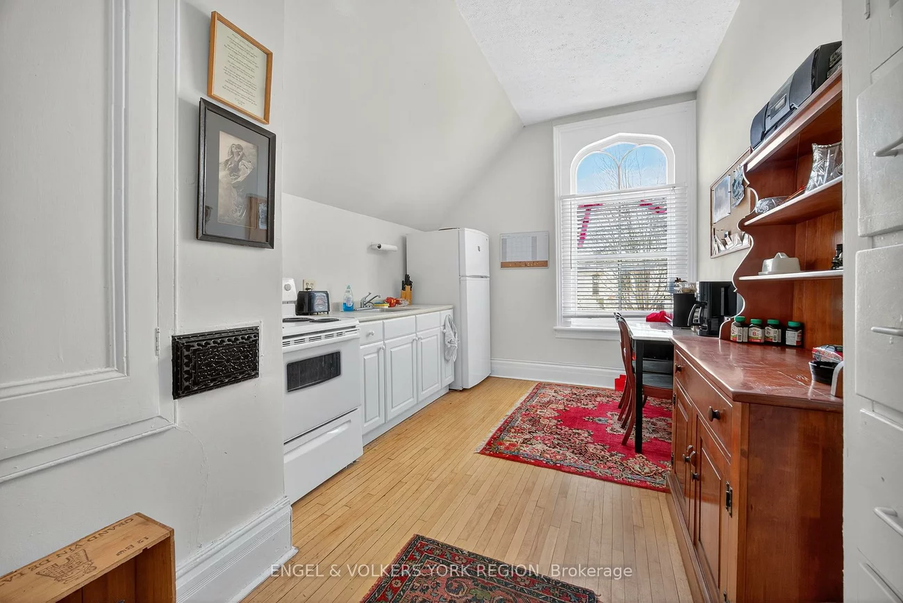 64, High, Queen's Park, Barrie