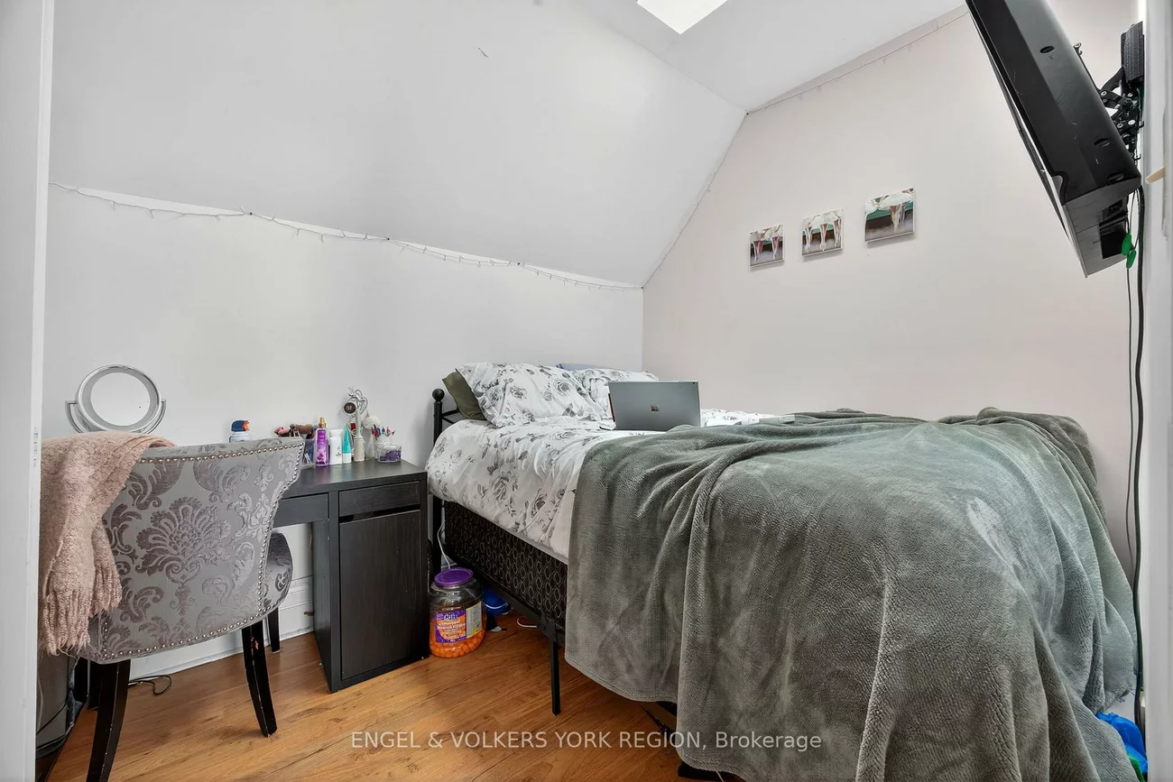 64, High, Queen's Park, Barrie