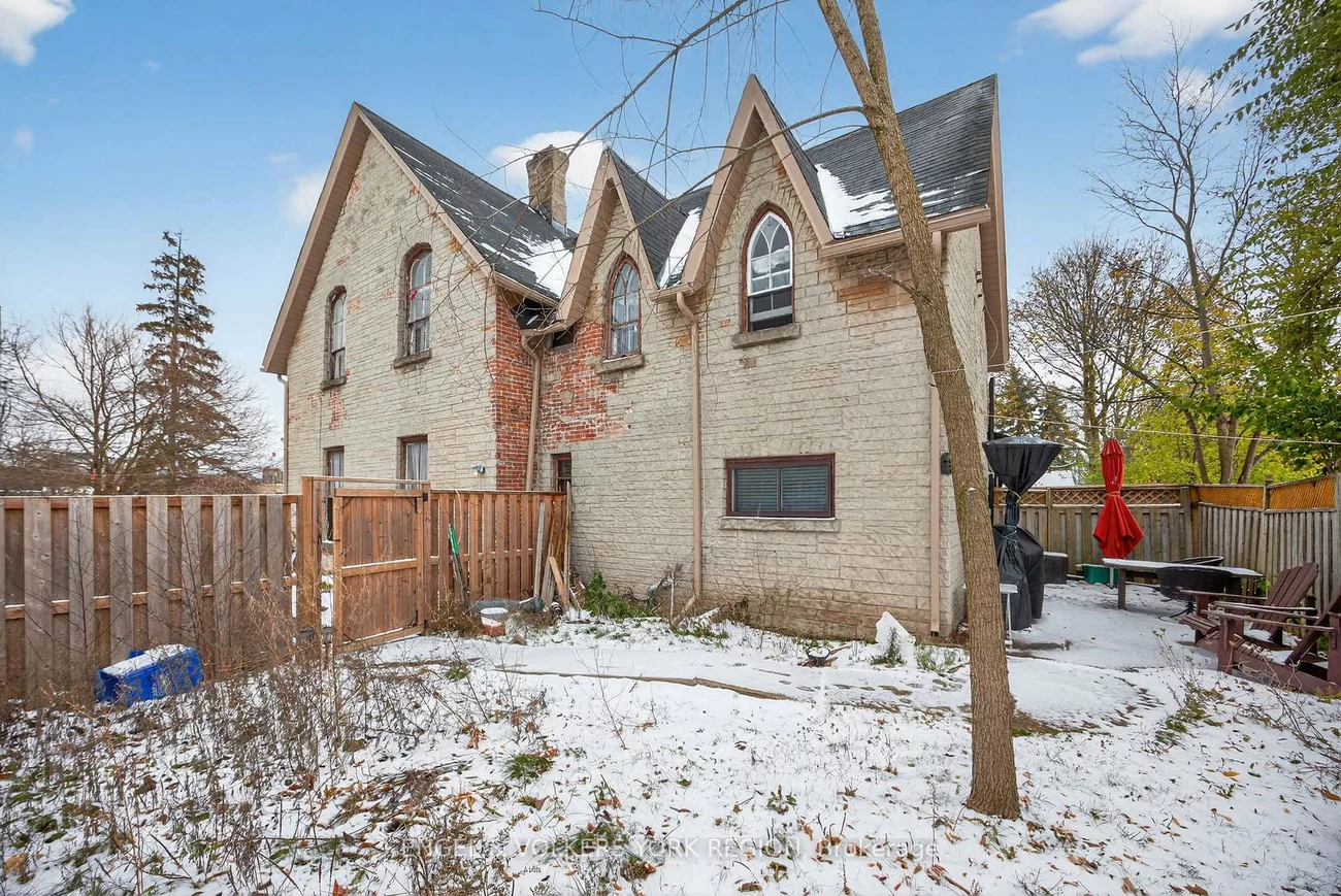 64, High, Queen's Park, Barrie