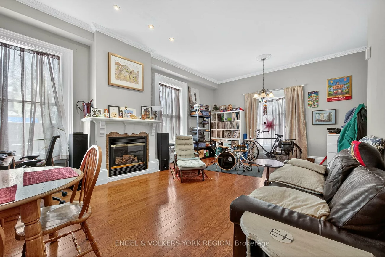 64, High, Queen's Park, Barrie