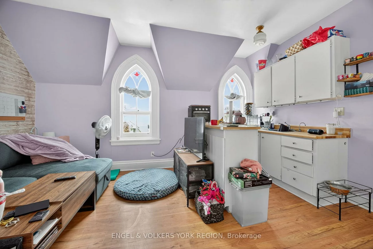 64, High, Queen's Park, Barrie