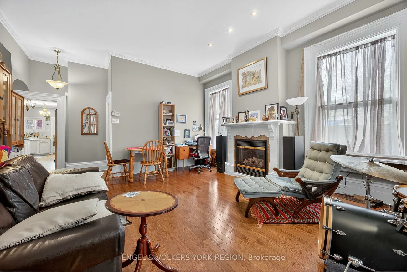 64, High, Queen's Park, Barrie