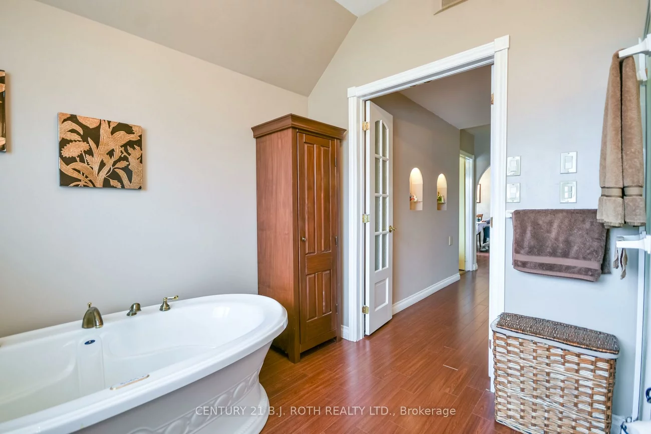 164, Cook, Codrington, Barrie