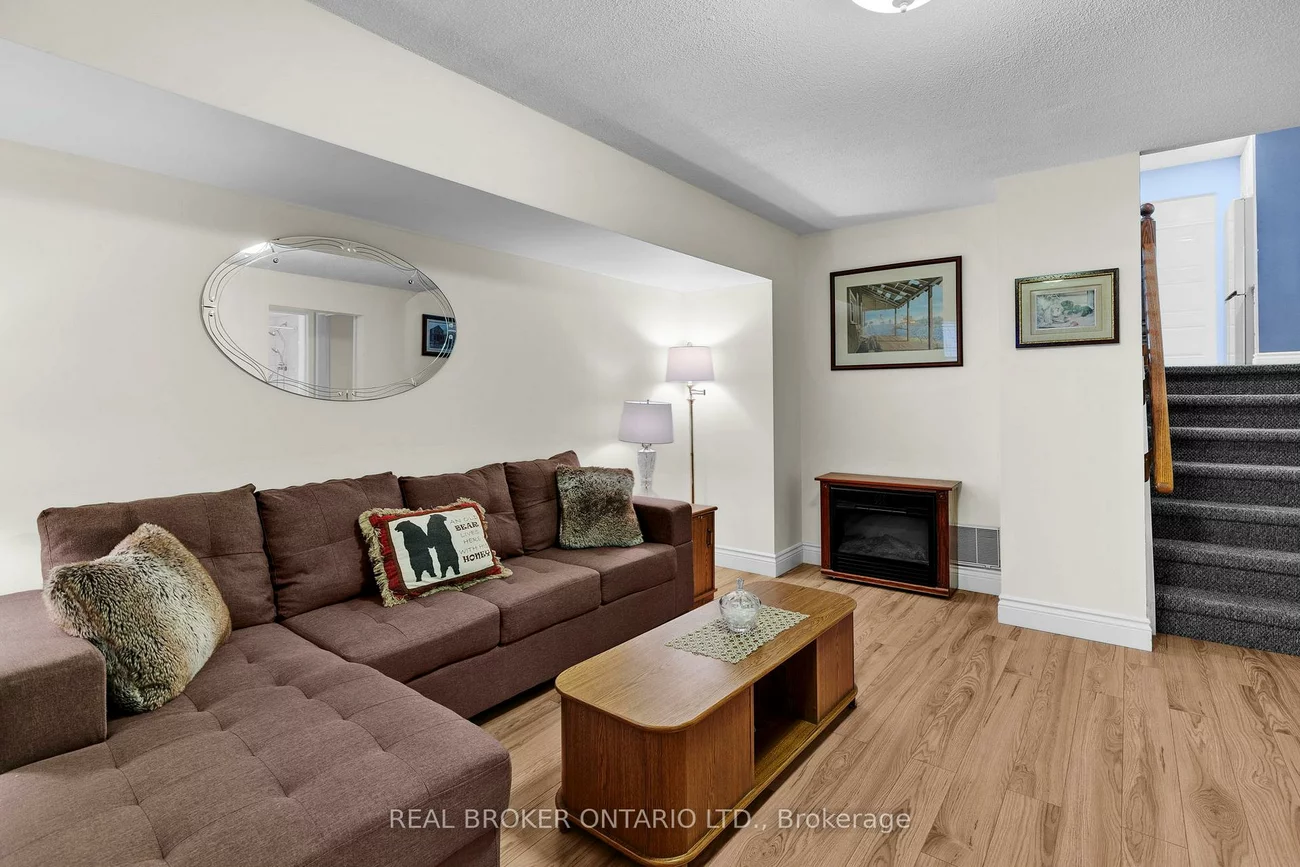 27, Knicely, Painswick North, Barrie