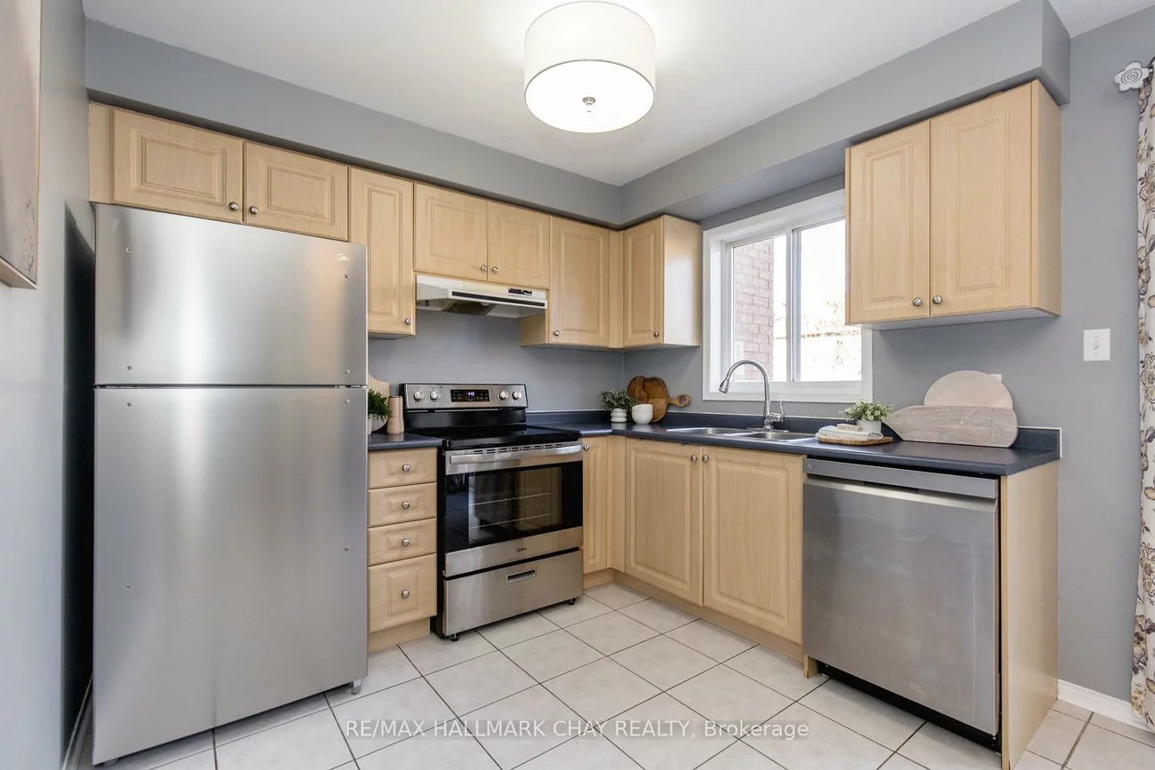 86, Trevino, East Bayfield, Barrie