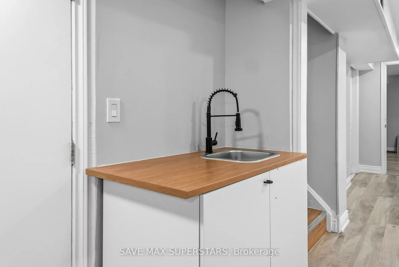 71, College, Grove East, Barrie