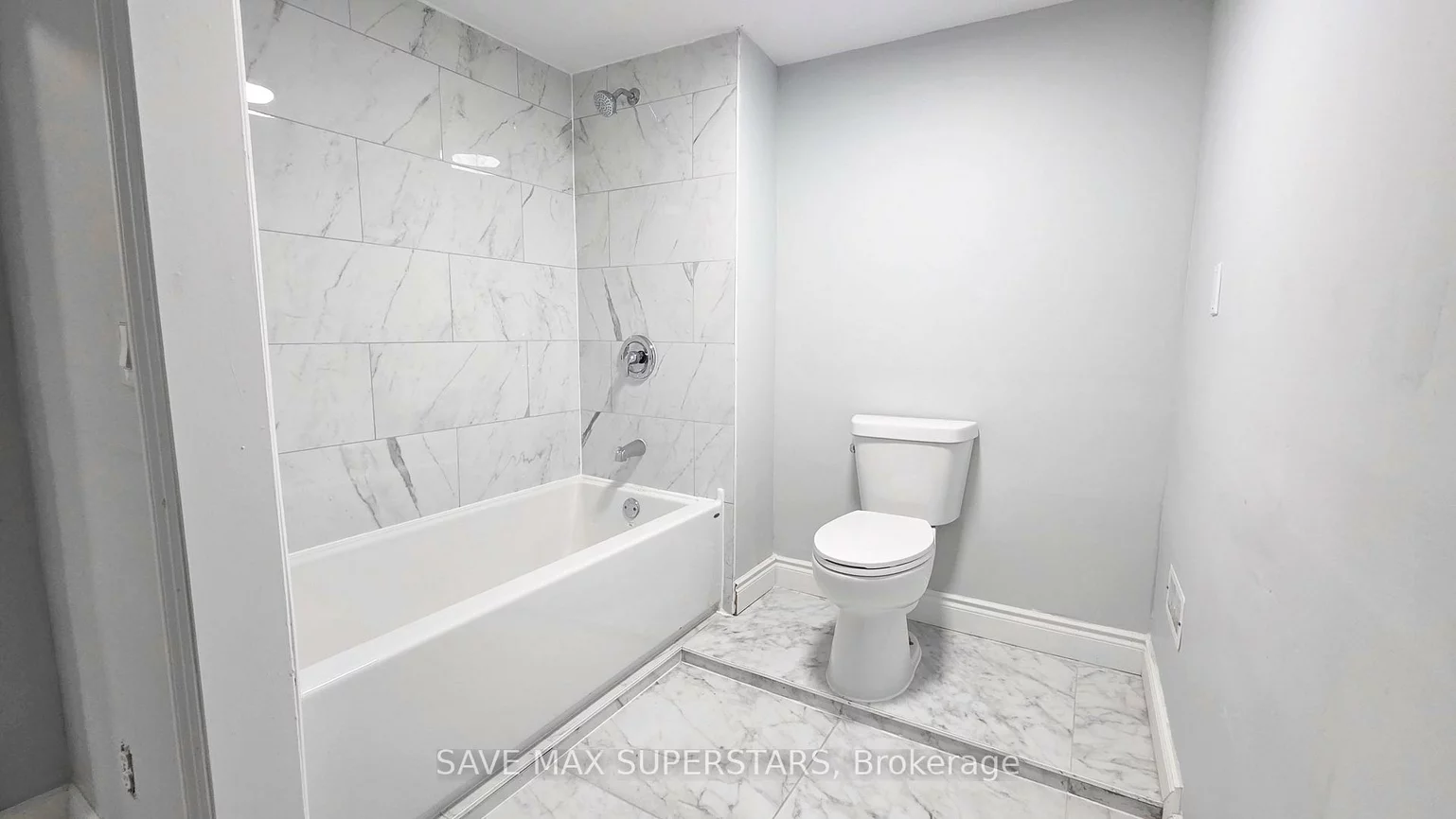 71, College, Grove East, Barrie